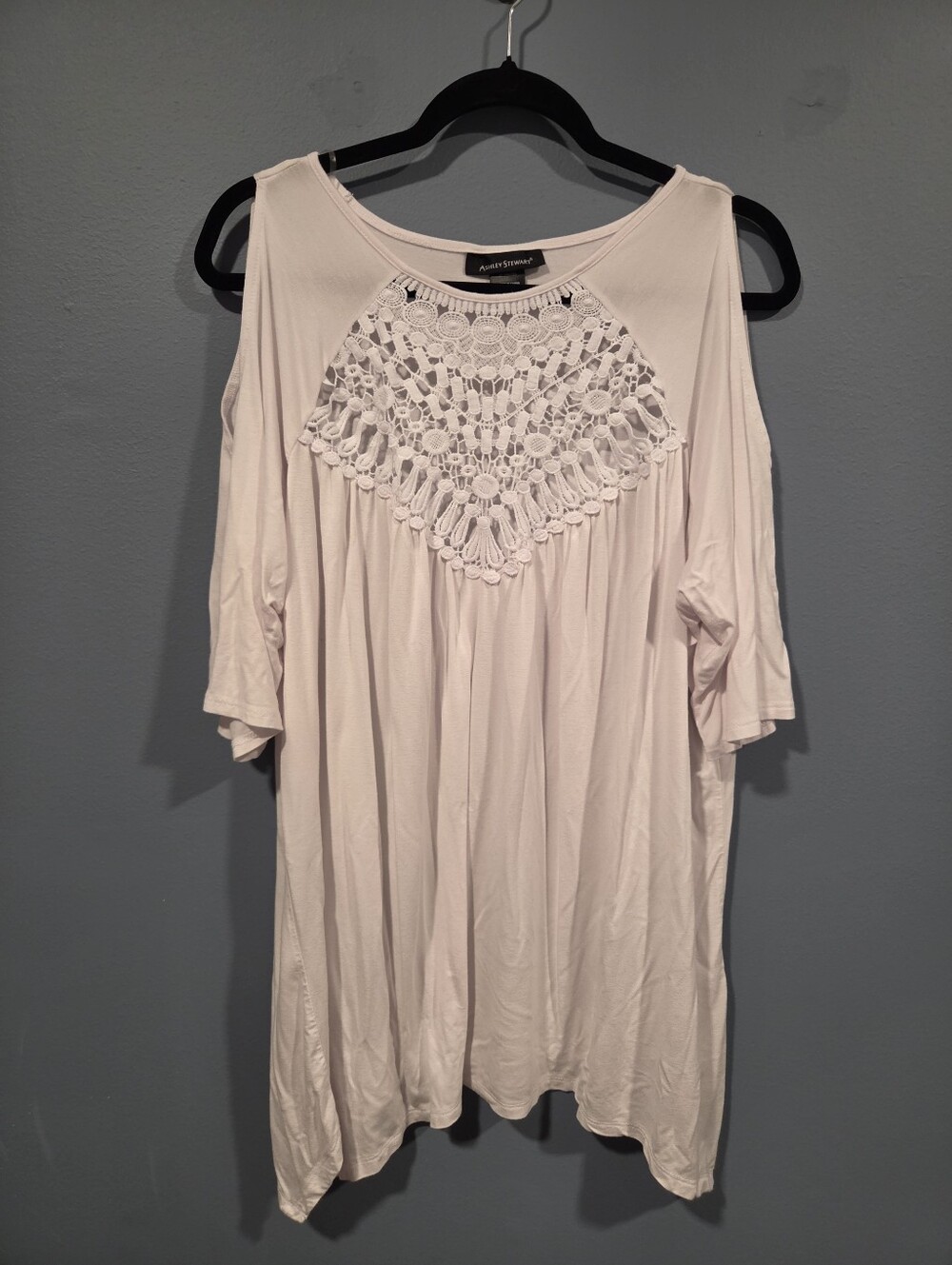 Ashley Stewart White Crochet Yoke Cold-Shoulder Tunic - Size 22/24